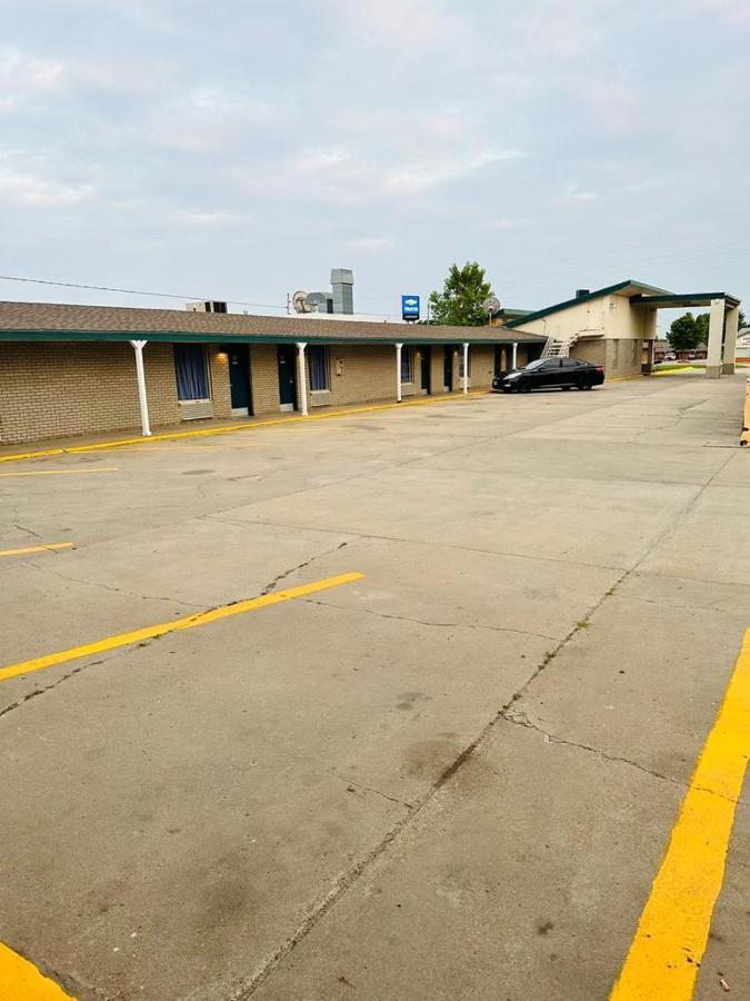 Travel Inn&Suites Emporia Extérieur photo